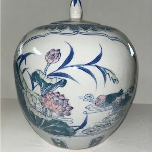 Chinese Large Ginger Jar with Peony and Bird Motif